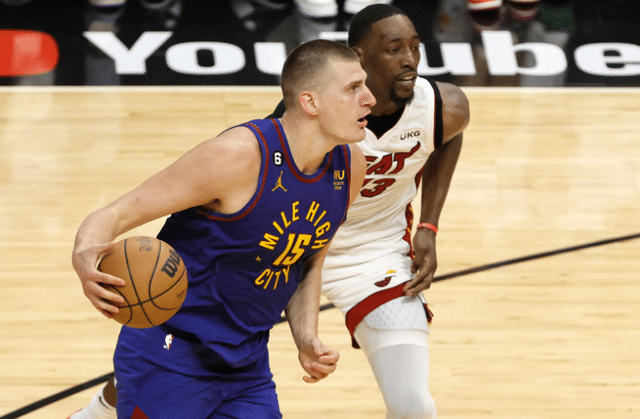 66+31+20！77年神迹诞生，黑马输25篮板，巴特勒绝望离场