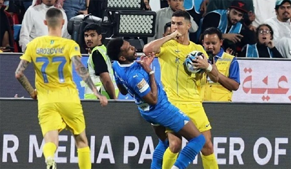 C罗的郁闷：47 天内两度禁赛，连续丢冠，阿拉冠遭否认