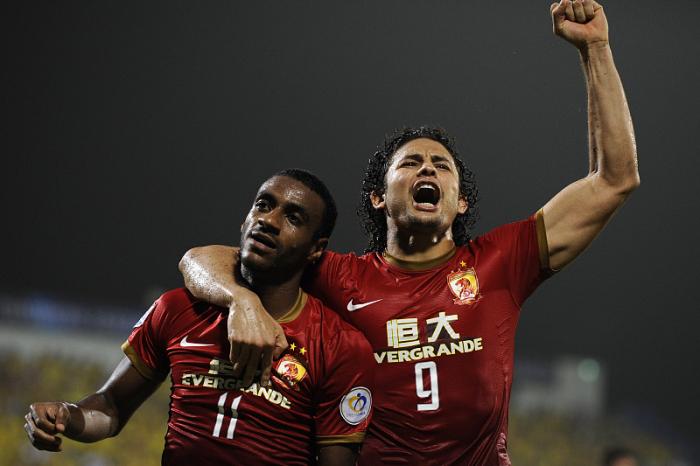 复制巅峰恒大？曝深足签约阿奇姆彭四年，外援三叉戟撬动争冠集团