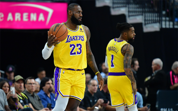 湖人变阵拉塞尔替补！詹皇复出改打控卫 文森特考虑手术或伤停6-8周