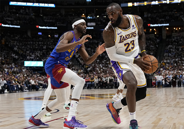 詹眉合砍59分仍遭9连败，湖人问题出在哪？