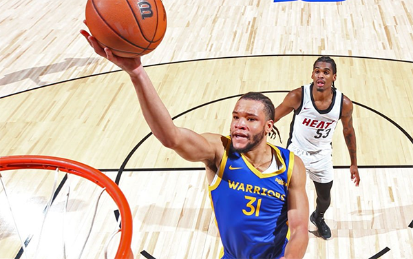 诺克斯签约勇士 为新赛季增添新活力