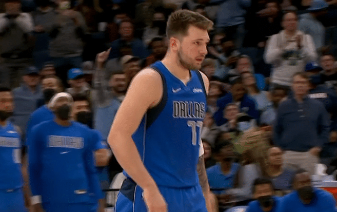 终结灰熊11连胜！东契奇27+12+10创纪录，莫兰特输球仍大笑