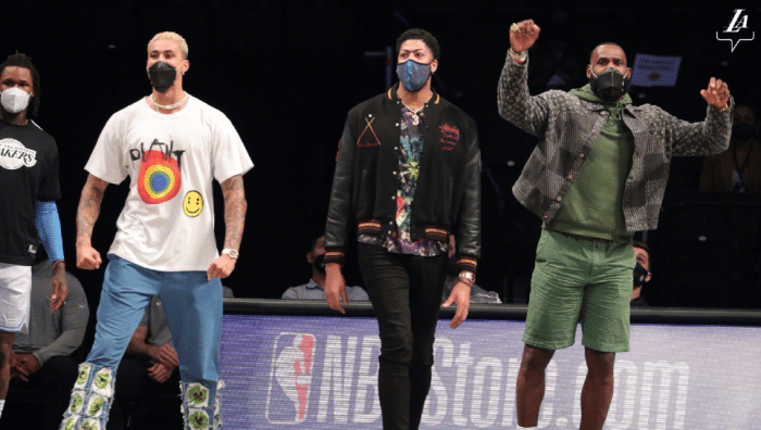 湖人大胜！王猛感慨湖人赚了，苏群谈转折！最大詹黑：过不了快船