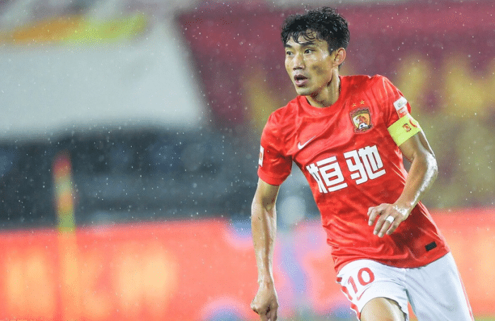 18冠豪门迎翻身契机，前大股东欲接盘！3名归化国脚或一同被留下