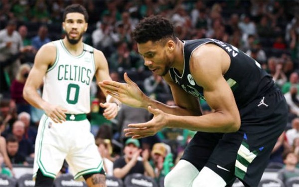 字母哥缺战绿军，里弗斯直言排名差距无法弥补