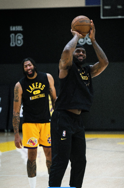 湖人双巨合练曝光，詹眉奥运夺金后加练三分备战新季