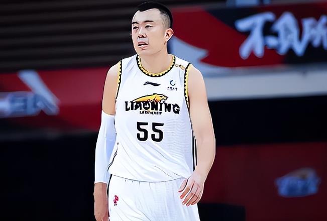 韩德君不退役 投身青训传递篮球精神