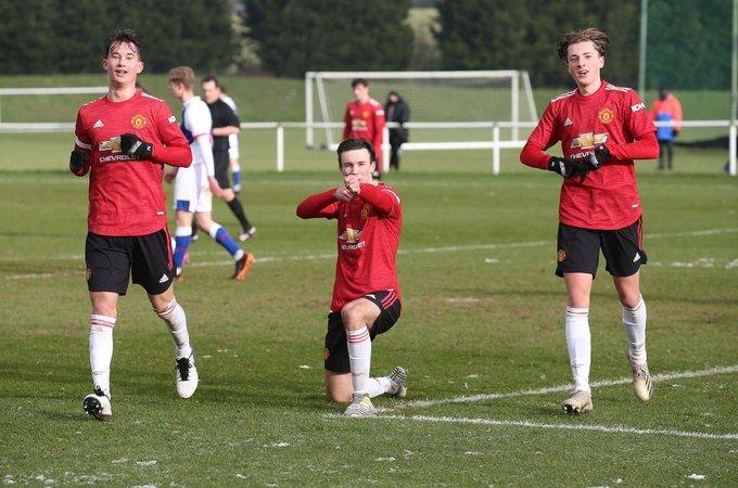 曼联小妖梅开二度赛季9场8球，或成卡瓦尼接班人！名宿之子献绝杀