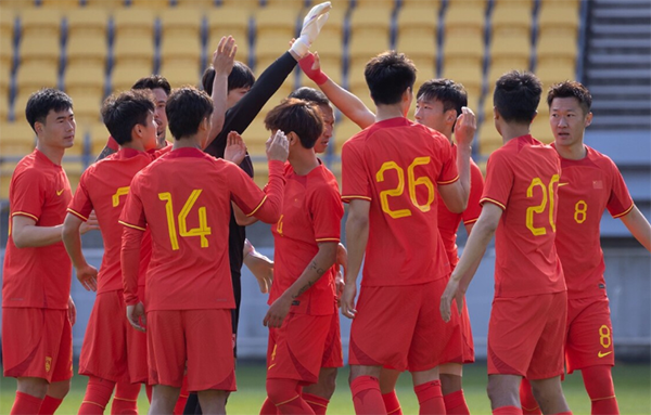 0-0到1-2！国足“三输”，PK泰国保平争胜，平庸落后，恒大要负责