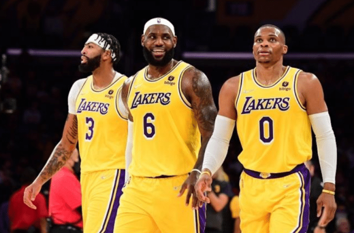 曝湖人无意用浓眉换杜兰特！名记列引援欧文方案：送走威少和两首轮