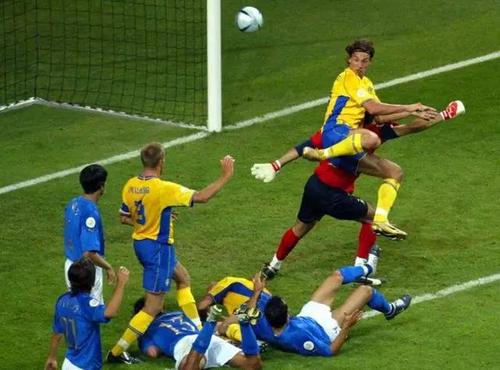 苏亚雷斯假摔是怎么回事？苏亚雷斯假摔有什么影响？