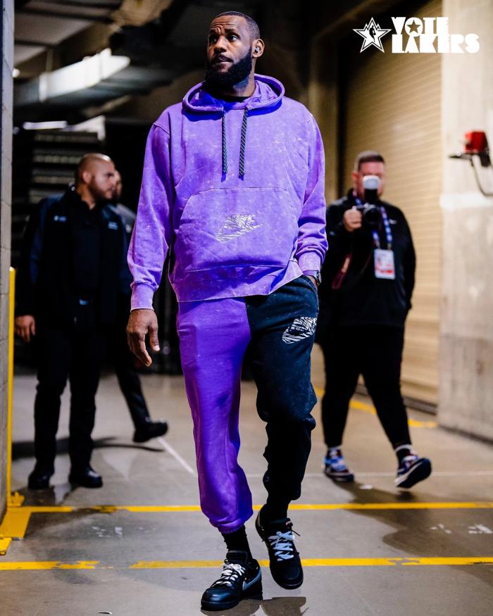 湖人宣布詹姆斯出战76人 浓眉伤后首次公开训练：单挑詹皇后仰跳投