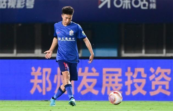 国足29岁新丁杨泽翔 辗转多队终圆梦