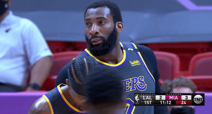 詹眉观战！庄神复出8分钟6+3+3+2，离场回更衣室后重返替补席