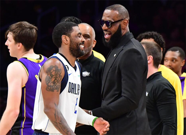 詹姆斯播客直言懊恼不再搭档欧文 丹尼-格林称詹欧组合成回忆