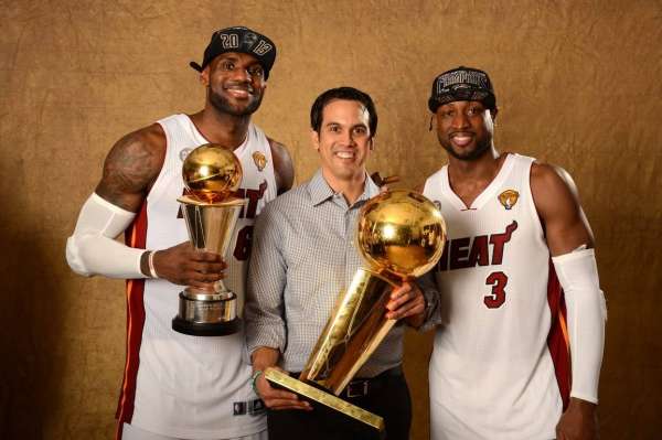 詹姆斯几个总决赛冠军？詹姆斯夺得了几次总冠军？