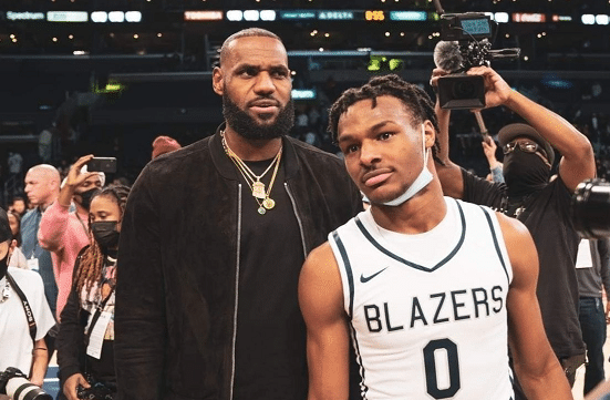 名记谈詹姆斯未来！因长子暂不离开湖人，极有可能回骑士退役