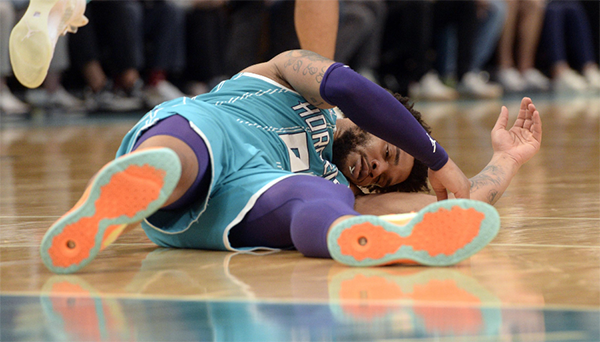 布里奇斯主动向警局自首：面临多项指控仍面带笑容 恐毁掉职业生涯