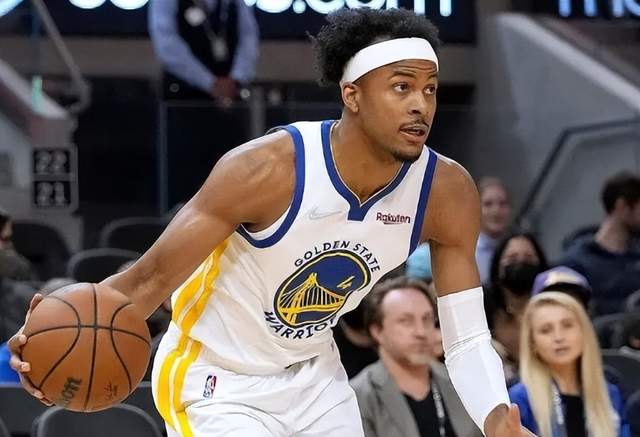 NBA重磅：勇士年轻球员不满科尔，队内矛盾一触即发