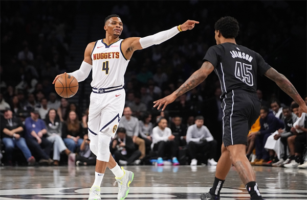 掘金更衣室揭秘：威少 22+5 获大金链 约基奇盛赞