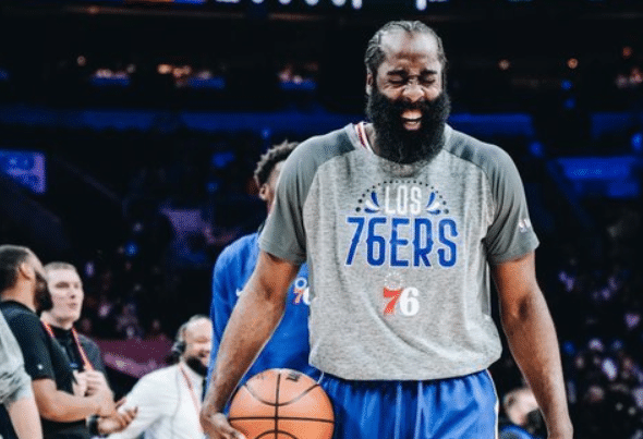 太嗨了！哈登带马克西和尼昂吃牛排，球迷：餐厅风格符合夜店登