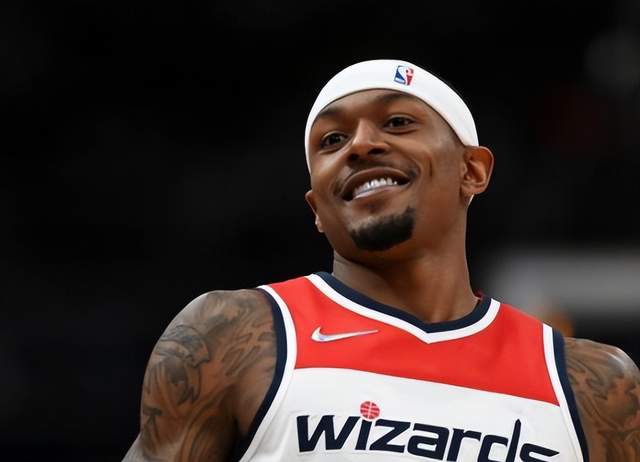 4巨头！西部新贵或下狠手，猛追2.5亿先生+抢断王，湖勇要小心