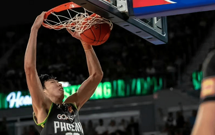 全力备战！周琦训练场暴扣，俱乐部赚翻：买球票抽周琦见面会