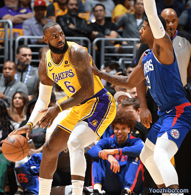 詹姆斯20+10又创多项纪录 湖人惜败快船威少11中0仅2分