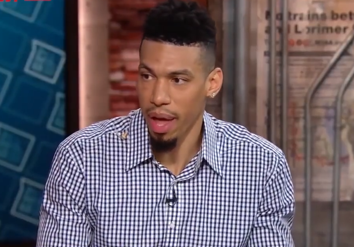 三大首发缺阵！76人首节仍轰下42分 铁林三分3中3