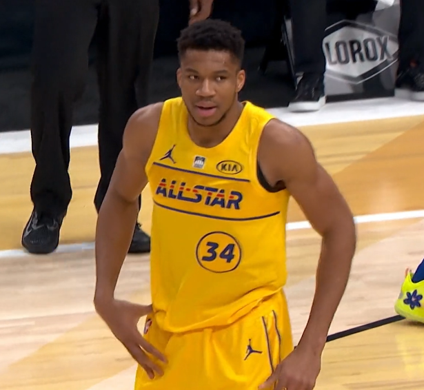 字母哥获得2021年全明星MVP 生涯首次