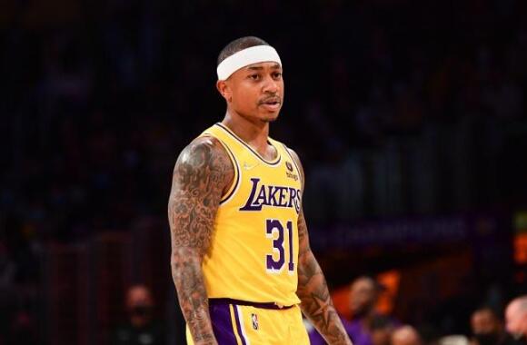 唏嘘！1秒不让打，昔日巨星又要失业，坐冷板凳目光呆滞