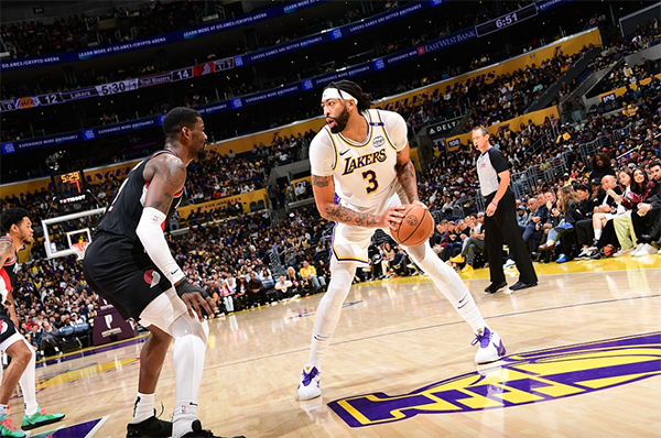 库里率勇士复仇森林狼：30 分携逆天关键球，压哨与助攻成制胜双煞