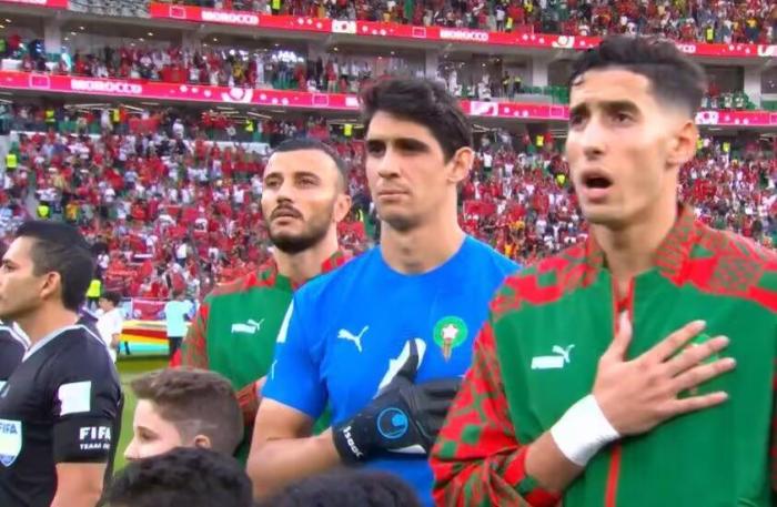 摩洛哥门将唱完国歌后下场，赛后解释：头晕目眩