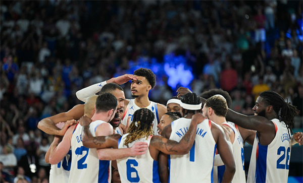 法国男篮逆转德国晋级决赛，文班亚马落泪