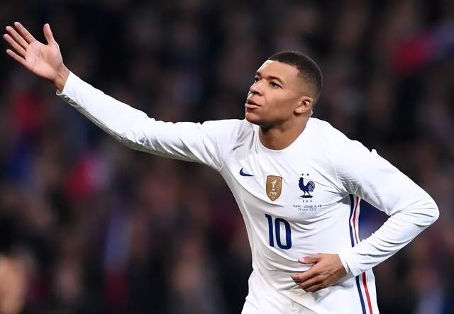 法国PK英格兰，葡萄牙VS摩洛哥，谁能进4强？黄健翔给出专业预测