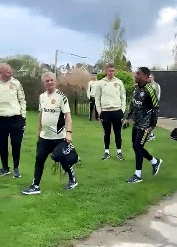 马夏尔现身曼联训练可出战足总杯！新C罗伤愈未随队，正单独训练