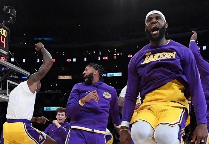 詹姆斯正式达成100+三双，里程碑！现役仅次威少成NBA历史第五人