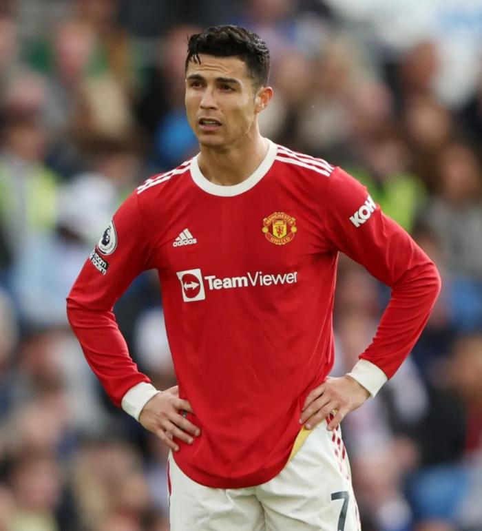 C罗告诉队友将降薪留在曼联！不在危难时离去，欲助曼联重返欧冠