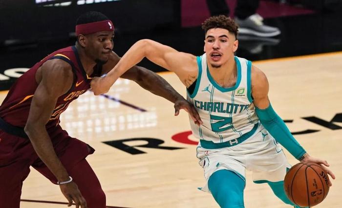 黄蜂官宣4人触发防疫协议！三球查出阳性，立即解散训练并召回两人