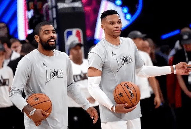 欧文威少合练曝光！名记曝湖人暂缓欧文交易内幕 正在等杜兰特交易结果