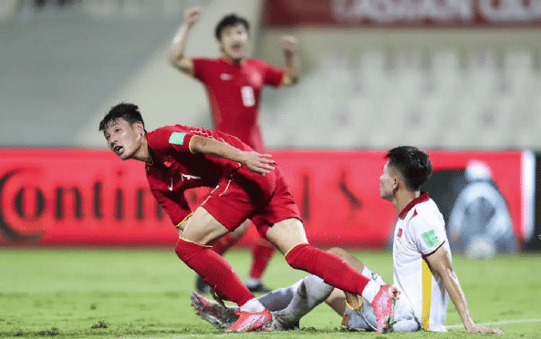 亮剑！李霄鹏和越南主帅赛前表态取胜，荣誉之战变生死之战