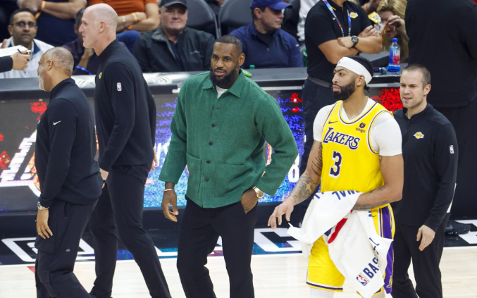 曝湖人尝试交易詹姆斯！揭秘詹眉同时伤停内幕：伤处发炎被迫休战