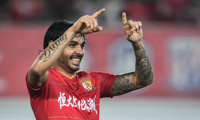 豪门跌至第6，留洋头牌尴尬：17场0球雪崩不止，洛国富逆袭