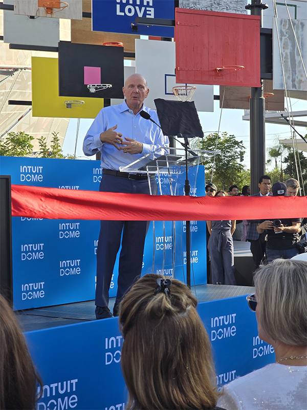 告别共享时代，快船 Intuit Dome 惊艳亮相开启新征程