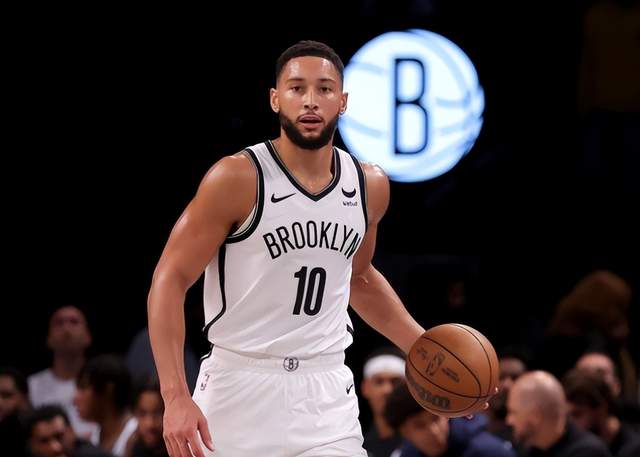 28岁状元本·西蒙斯彻底陨落，3年打48场，球迷痛批1.7亿诈骗犯