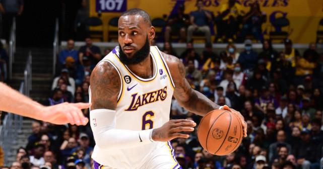 湖人官宣伤病报告：詹姆斯仍出战成疑 浓眉大概率上场冲三连胜