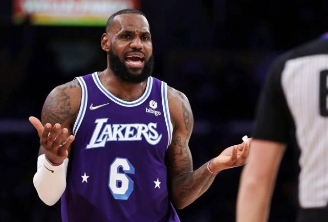 湖人四连败同期联盟最差，八项数据倒数第一！18套首发让詹皇无奈