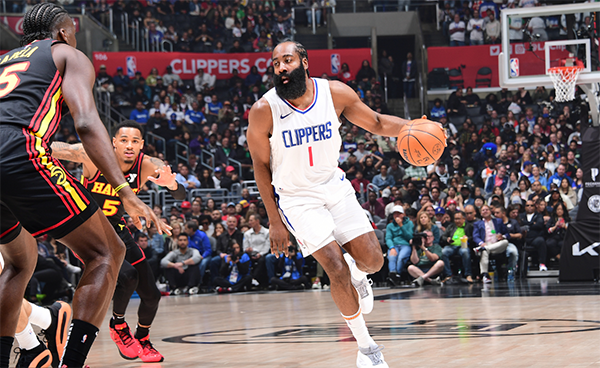 失灵三节蜕变！哈登复出后惊现掌控力，前三节被吐槽