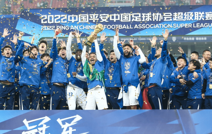 不当新恒大！武汉三镇稳3亿+投入，3连冠仍低调，青训386人全免费